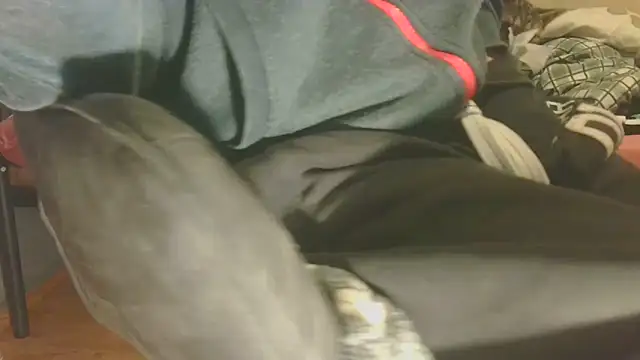 T0Yforeskin online show from 04-11-26, 10:25