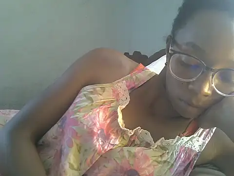 ElianeHot online show from 03-27-26, 11:32