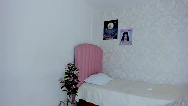 Snapshot of Adria_ross chatting on 01-17-26, 01:16 Adria ross online show from 01-17-26, 01:16