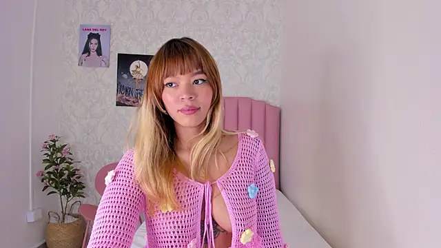 Snapshot of Adria_ross chatting on 02-19-26, 01:29 Adria ross online show from 02-19-26, 01:29