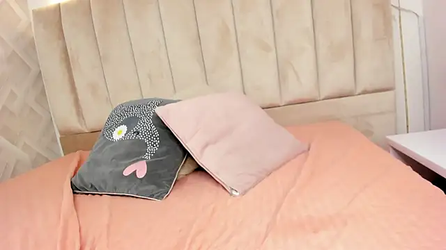 Anniie Queen online show from 02-26-26, 03:16