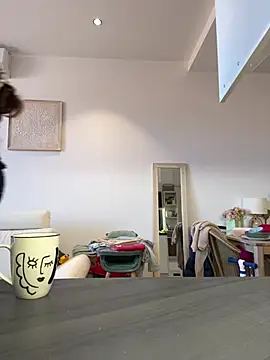 lyajoliee online show from 04-15-26, 08:10