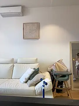 lyajoliee online show from 04-18-26, 07:45