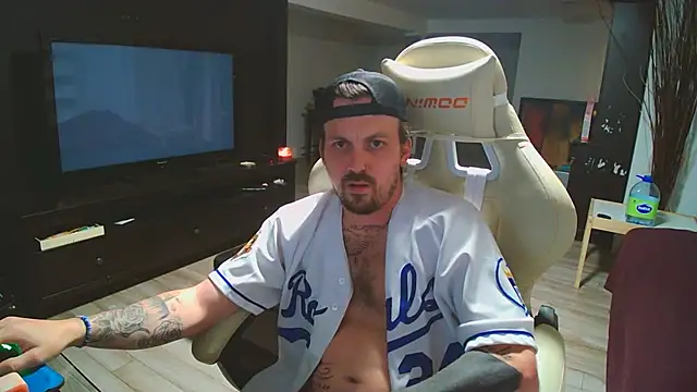 Snapshot of Tremblay_Simard chatting on 12-04-25, 02:10 Tremblay Simard online show from 12-04-25, 02:10