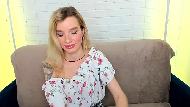AlinaLovelyX online show from 05-25-26, 01:33