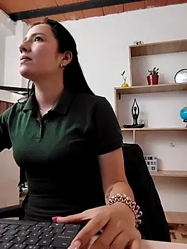 merlinaadams  online show from 09-24-25, 08:01