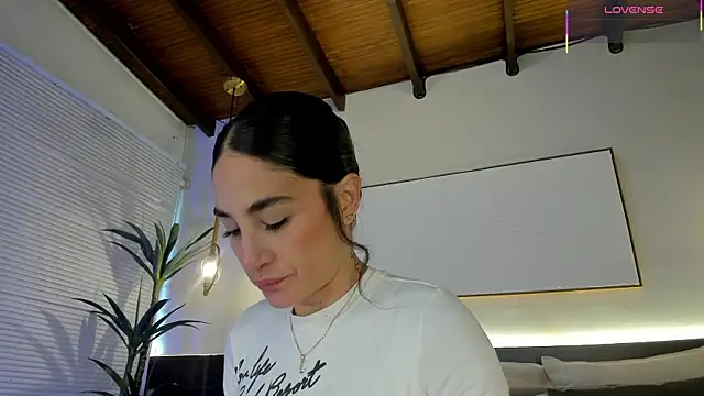 Snapshot of AgattaDuque chatting on 06-13-26, 08:07 AgattaDuque online show from 06-13-26, 08:07