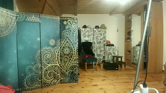 Snapshot of MilfKendra4U chatting on 01-12-26, 10:37 MilfKendra4U online show from 01-12-26, 10:37