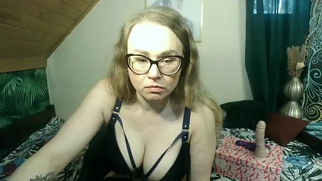 Snapshot of MilfKendra4U chatting on 02-28-26, 09:10 MilfKendra4U online show from 02-28-26, 09:10