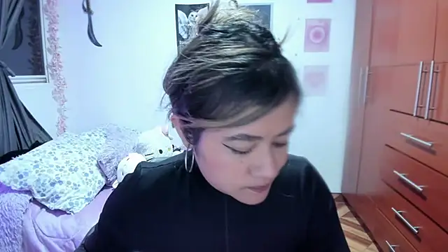 StephaniFox online show from 04-07-26, 01:17