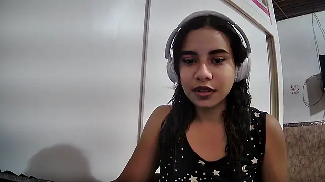 Snapshot of hannaxnatx chatting on 07-01-26, 10:31 hannaxnatx online show from 07-01-26, 10:31