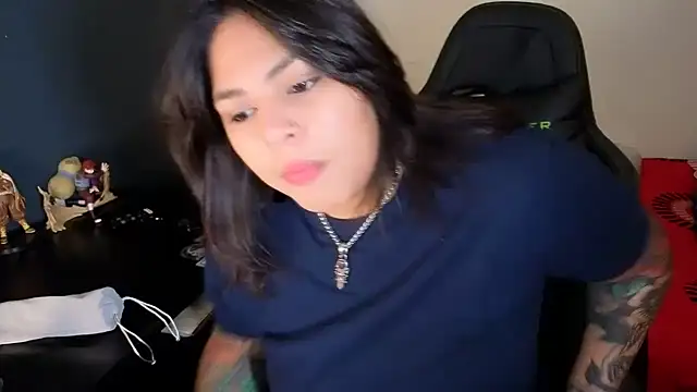 Snapshot of miacanela_xo chatting on 04-22-26, 11:28 miacanela xo online show from 04-22-26, 11:28