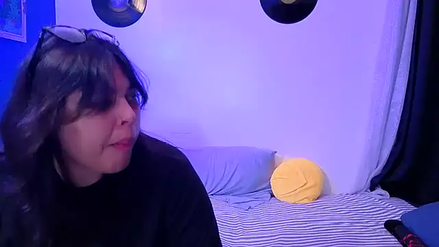 Snapshot of miacanela_xo chatting on 05-21-26, 03:02 miacanela xo online show from 05-21-26, 03:02