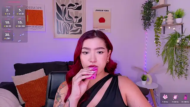 Snapshot of ViolettCastel chatting on 04-20-26, 07:15 ViolettCastel online show from 04-20-26, 07:15