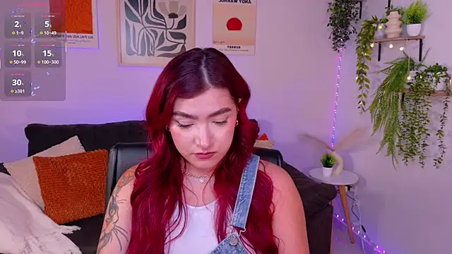 Snapshot of ViolettCastel chatting on 04-21-26, 10:56 ViolettCastel online show from 04-21-26, 10:56