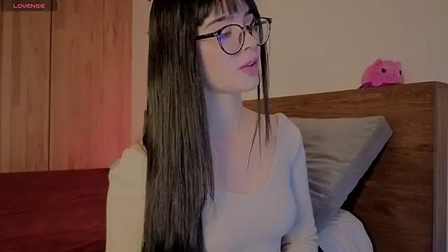 Snapshot of Roxxy_mora chatting on 06-22-26, 10:51 Roxxy mora online show from 06-22-26, 10:51
