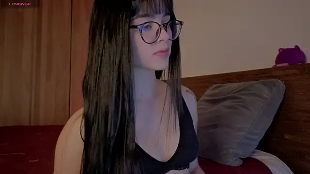 Snapshot of Roxxy_mora chatting on 06-28-26, 10:27 Roxxy mora online show from 06-28-26, 10:27