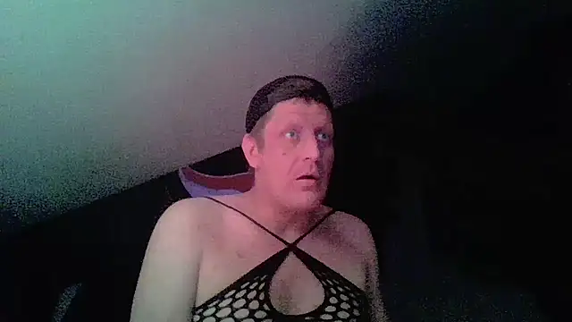 Snapshot of Bigthroaterboy chatting on 07-25-26, 12:31 Bigthroaterboy online show from 07-25-26, 12:31