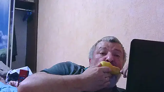 Snapshot of Art_Ass chatting on 10-11-25, 04:16 Art Ass online show from 10-11-25, 04:16