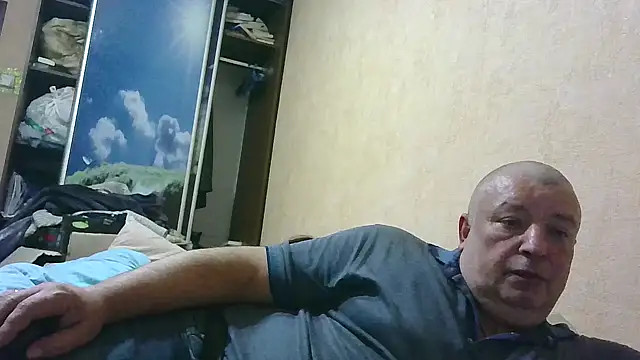 Snapshot of Art_Ass chatting on 10-13-25, 05:46 Art Ass online show from 10-13-25, 05:46