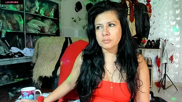 Snapshot of Erlinda-engel chatting on 06-06-26, 12:43 Erlinda-engel online show from 06-06-26, 12:43