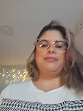 Juliietha servas online show from 03-05-26, 09:44