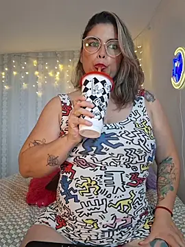 Juliietha servas online show from 03-22-26, 10:24