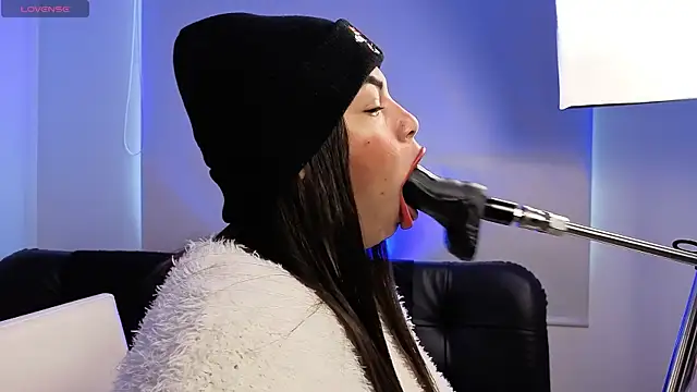 Snapshot of Anabel693 chatting on 03-27-26, 01:33 Anabel693 online show from 03-27-26, 01:33