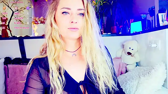  JuliaSpace  online show from 05-06-26, 04:45
