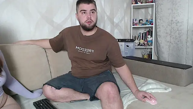 Snapshot of Pair_of_Gods_ chatting on 10-20-25, 03:51 Pair of Gods online show from 10-20-25, 03:51