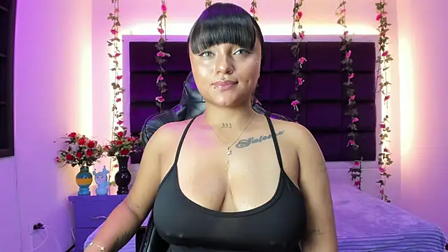 Snapshot of sweelanna__ chatting on 07-16-26, 12:49 sweelanna online show from 07-16-26, 12:49