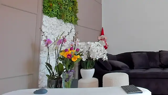 Snapshot of Deliciouslips chatting on 03-07-25, 09:18 Deliciouslips online show from 03-07-25, 09:18