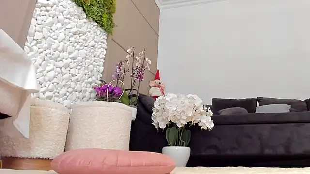 Snapshot of Deliciouslips chatting on 03-19-25, 06:35 Deliciouslips online show from 03-19-25, 06:35