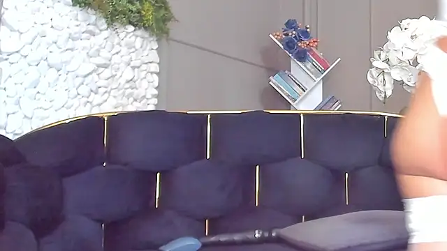 Snapshot of Deliciouslips chatting on 10-20-25, 12:05 Deliciouslips online show from 10-20-25, 12:05