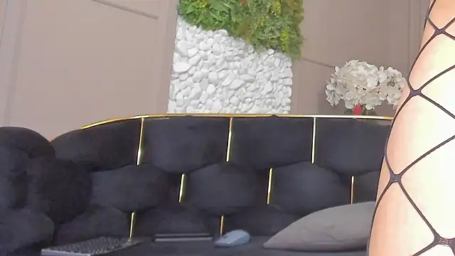 Snapshot of Deliciouslips chatting on 02-26-26, 04:39 Deliciouslips online show from 02-26-26, 04:39