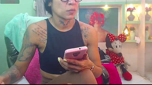 Snapshot of lorenapinto chatting on 06-13-26, 03:15 lorenapinto online show from 06-13-26, 03:15