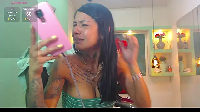 Snapshot of lorenapinto chatting on 06-15-26, 12:24 lorenapinto online show from 06-15-26, 12:24