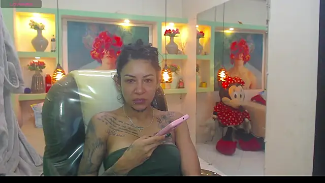 lorenapinto online show from 06-24-26, 07:57