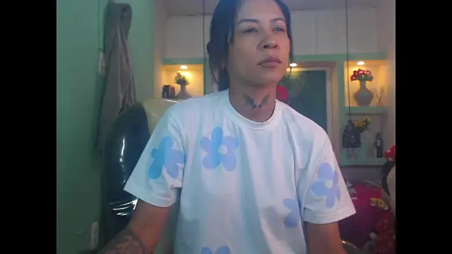 lorenapinto online show from 07-31-26, 01:27