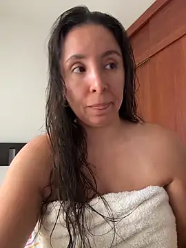 emely sexx20 online show from 05-18-26, 06:03