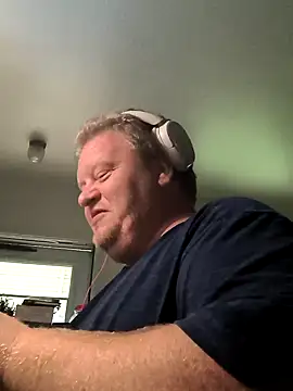 Snapshot of jrsexy83 chatting on 04-16-26, 12:06 jrsexy83 online show from 04-16-26, 12:06