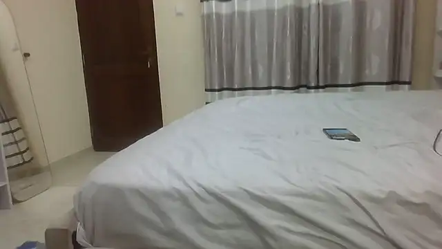 Fine assie online show from 11-10-25, 04:28