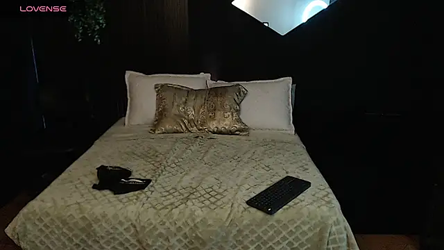 pretty cristal69 online show from 02-24-26, 11:47