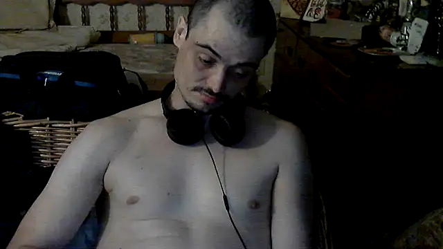 Snapshot of JustTylerr chatting on 07-03-26, 08:54 JustTylerr online show from 07-03-26, 08:54