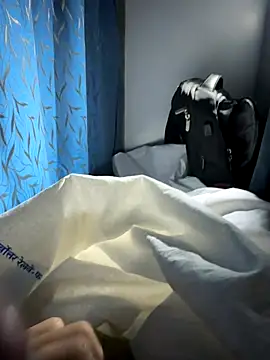 Snapshot of yadavindra85 chatting on 11-20-25, 07:02 yadavindra85 online show from 11-20-25, 07:02