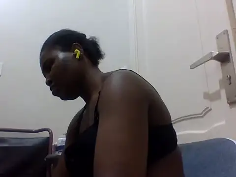 queenzuena online show from 05-20-26, 08:37