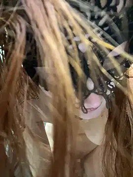 Snapshot of Miacarry chatting on 02-07-26, 09:07 Miacarry online show from 02-07-26, 09:07