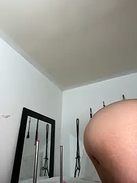 Snapshot of Miacarry chatting on 03-02-26, 09:10 Miacarry online show from 03-02-26, 09:10