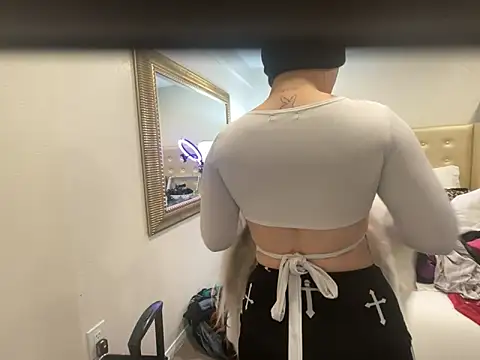 Snapshot of tatted-bitty chatting on 03-14-25, 07:59 tatted-bitty online show from 03-14-25, 07:59