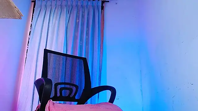 Snapshot of DanteSantoro chatting on 02-21-26, 01:01 DanteSantoro online show from 02-21-26, 01:01